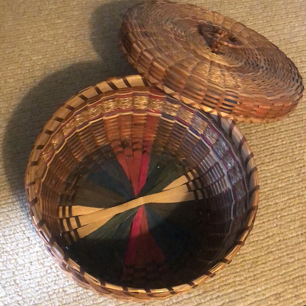 Vintage 1920 wicker basket